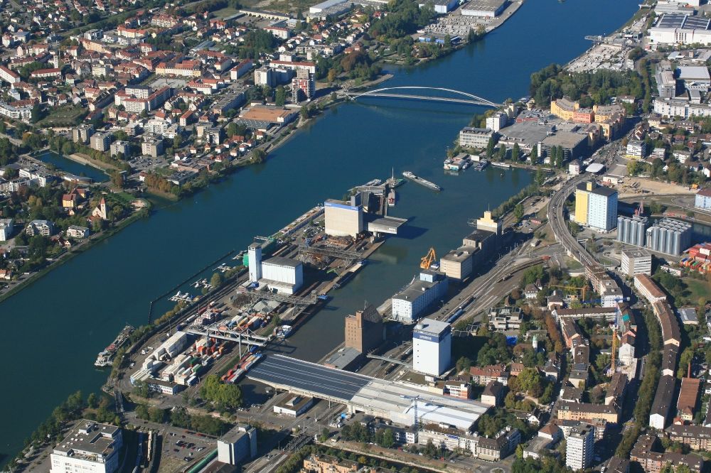 Aerial photograph Basel - Port facilities on the banks of the river Rhine in the border area of Germany, Switzerland and France in the district Kleinhueningen in Basel in Switzerland