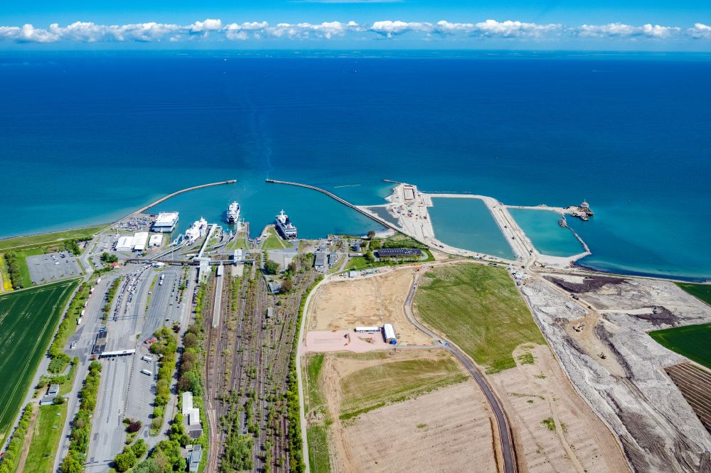 Fehmarn from the bird's eye view: Port facilities of the ferry port and construction site for the construction of the Fehmarnbelt Tunnel in Puttgarden on Fehmarn in the state Schleswig-Holstein, Germany