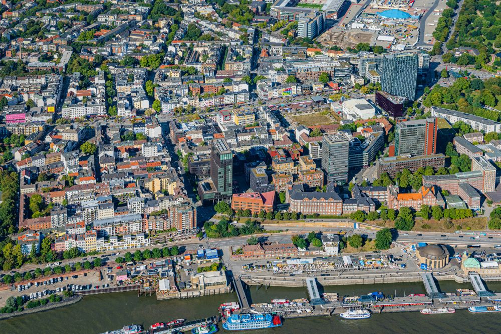 Aerial image Hamburg - Port facilities in St.Pauli on the banks of the river course of the of the River Elbe in Hamburg, Germany