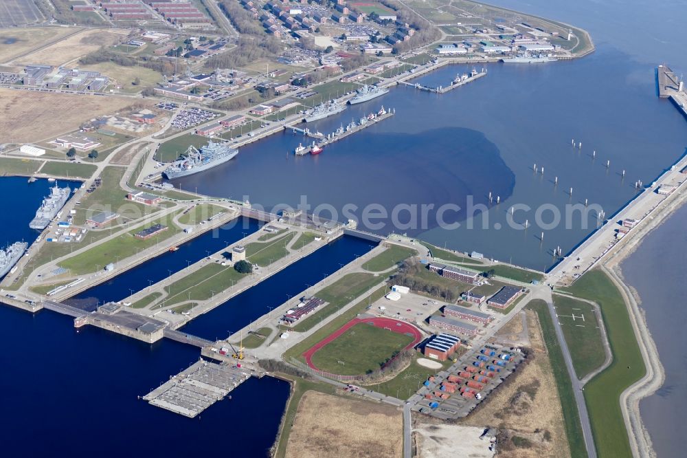 Wilhelmshaven from the bird's eye view: Port facilities of the naval base in Wilhelmshaven in the state Lower Saxony, Germany