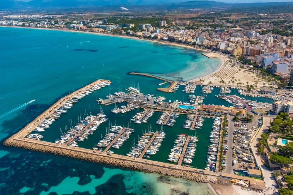 Aerial image El Arenal - Port facilities on the seashore of the bay of Palma of the Club Nautico Arenal on Carrer Roses in El Arenal in Islas Baleares, Spain