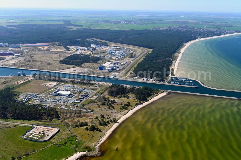 Aerial image Lubmin - Port facilities on the seashore of the Industriehafens in Lubmin in the state Mecklenburg - Western Pomerania, Germany