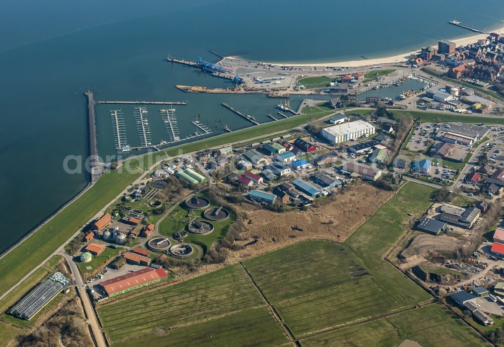 Aerial image Wyk auf Föhr - Harbour arrangements and ferry port in the sea coast of the island Foehr in Wyk on Foehr in the federal state Schleswig-Holstein, Germany