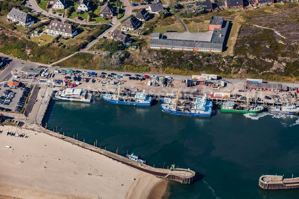 Hörnum (Sylt) from the bird's eye view: Port facilities on the seashore of the North Sea in Hoernum on Sylt in the state Schleswig-Holstein, Germany