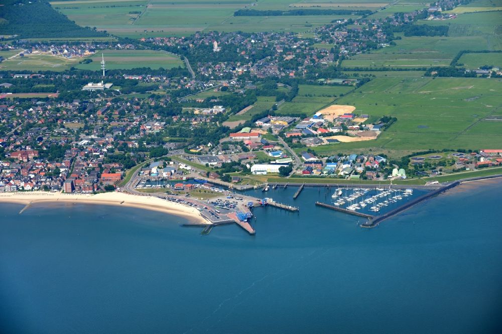 Aerial photograph Wyk auf Föhr - Port facilities on the seashore of the North Sea in Wyk auf Foehr in the state Schleswig-Holstein
