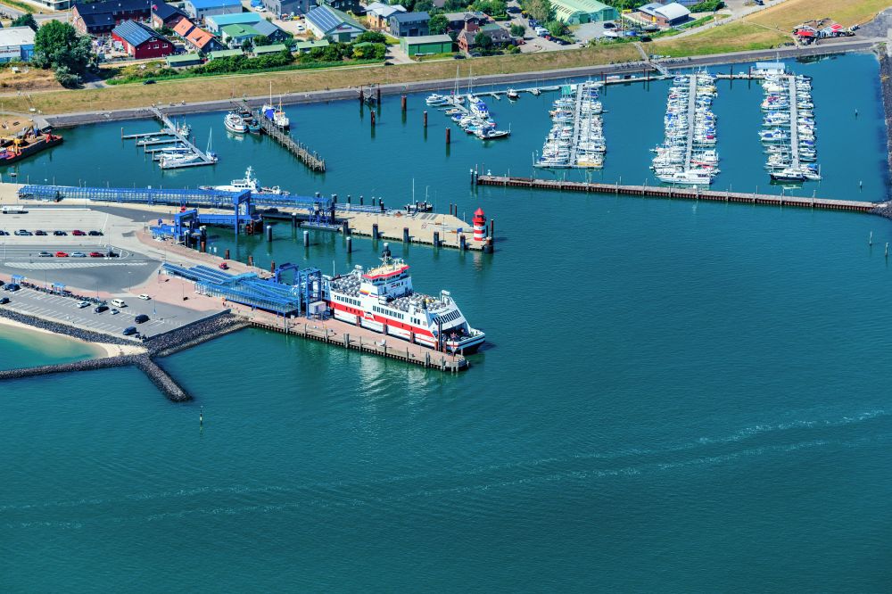 Aerial image Wyk auf Föhr - Port facilities on the seashore of the North Sea in Wyk auf Foehr in the state Schleswig-Holstein