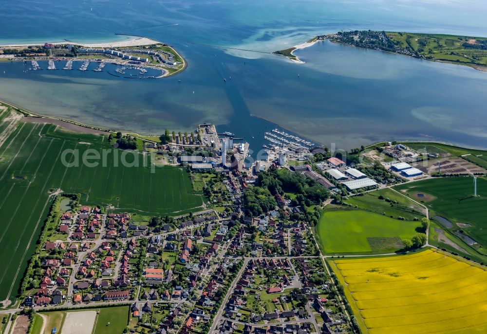 Aerial photograph Fehmarn - Port facilities on the seashore of the Ostsee in Burgstaaken in Fehmarn on the island of Fehmarn in the state Schleswig-Holstein, Germany