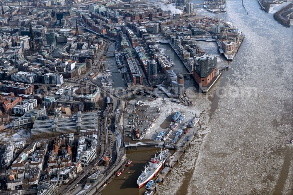 Aerial photograph Hamburg - Port facilities of the Niederhafen with the lightship and excursion boats on the banks of the river Elbe in Hamburg, Germany