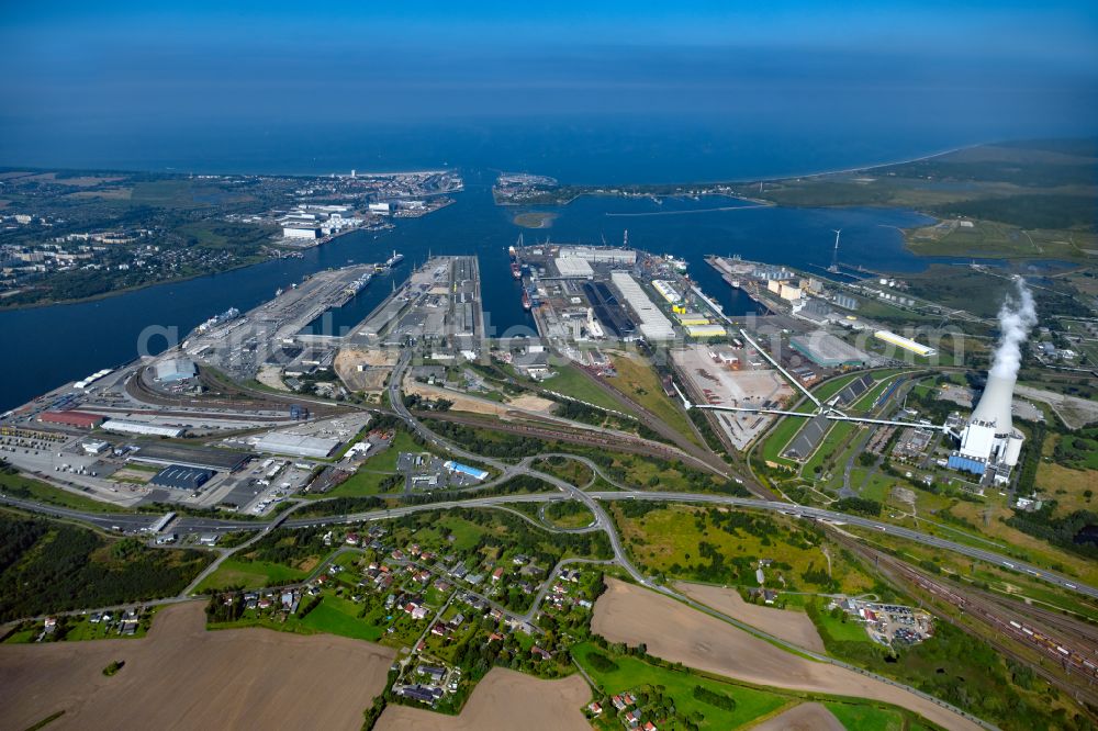 Rostock from the bird's eye view: Port facilities on the shores of the harbor of of Seehafen of ROSTOCK PORT GmbH in the district Peez in Rostock in the state Mecklenburg - Western Pomerania, Germany