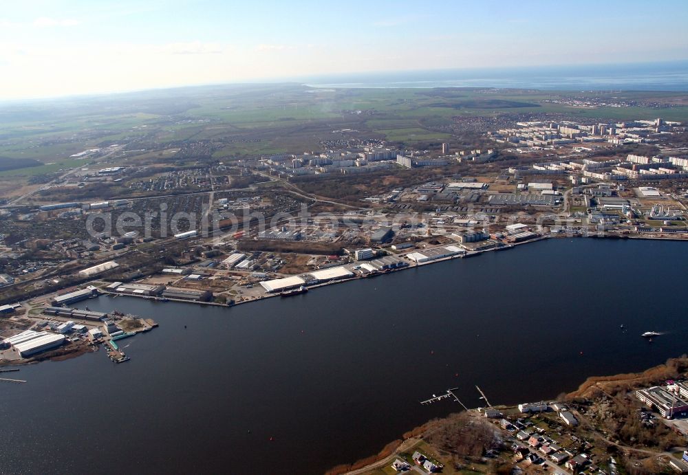 Rostock from the bird's eye view: Port facilities on the banks of the river course of the Unterwarnow in the district Schmarl in Rostock in the state Mecklenburg - Western Pomerania, Germany