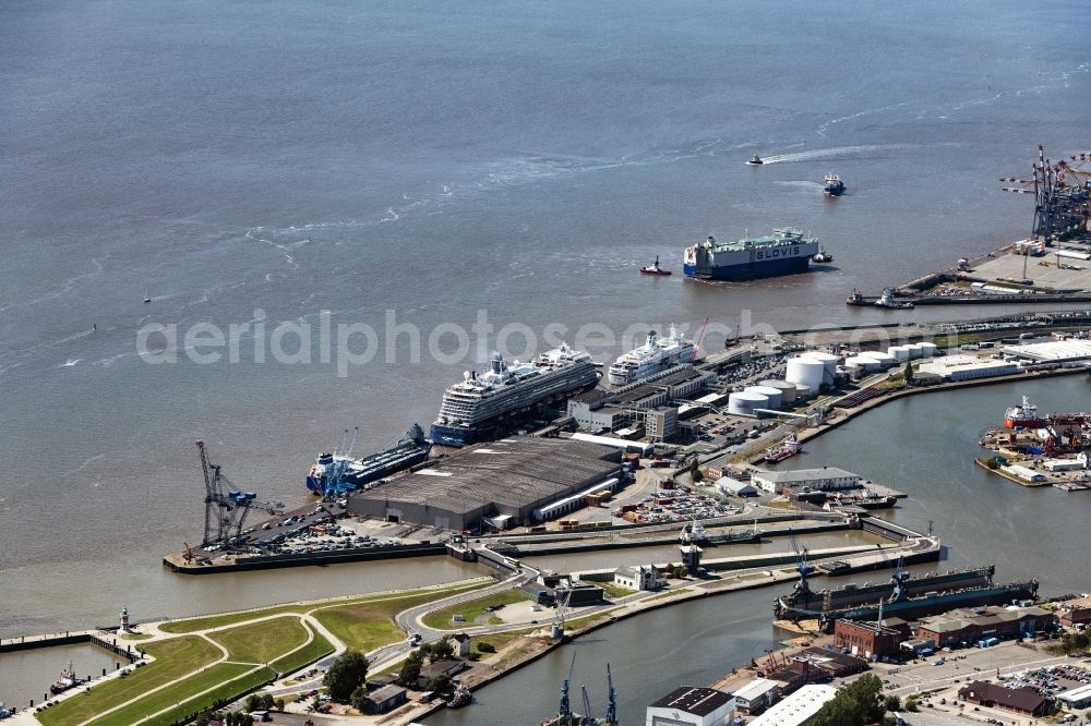 Aerial photograph Bremerhaven - Port facilities on the shores of the harbor of in Bremerhaven in the state Bremen, Germany