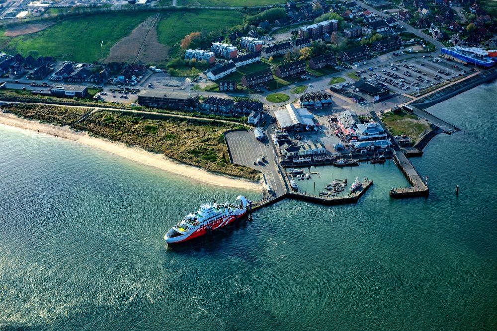 Aerial photograph List - Port facilities on the shores of the harbor of in List on Island Sylt in the state Schleswig-Holstein, Germany