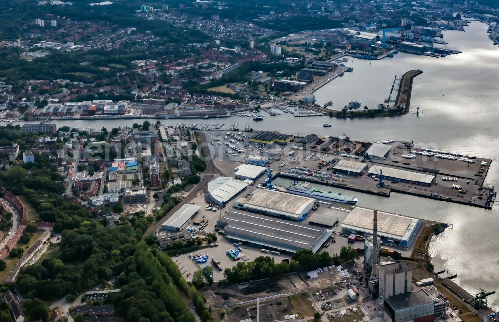 Kiel from above - Port facilities on the shores of the harbor of Ostuferhafen in the district Neumuehlen-Dietrichsdorf in Kiel in the state Schleswig-Holstein, Germany