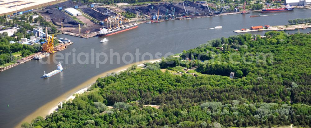 Aerial photograph Swinemünde - Port facilities on the shores of the harbor of of Seehafen in Swinemuende in West Pomerania, Poland