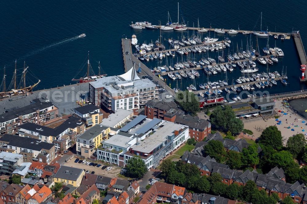 Eckernförde from above - Port facilities on the shores of the harbor of of Stadthafens in Eckernfoerde in the state Schleswig-Holstein, Germany