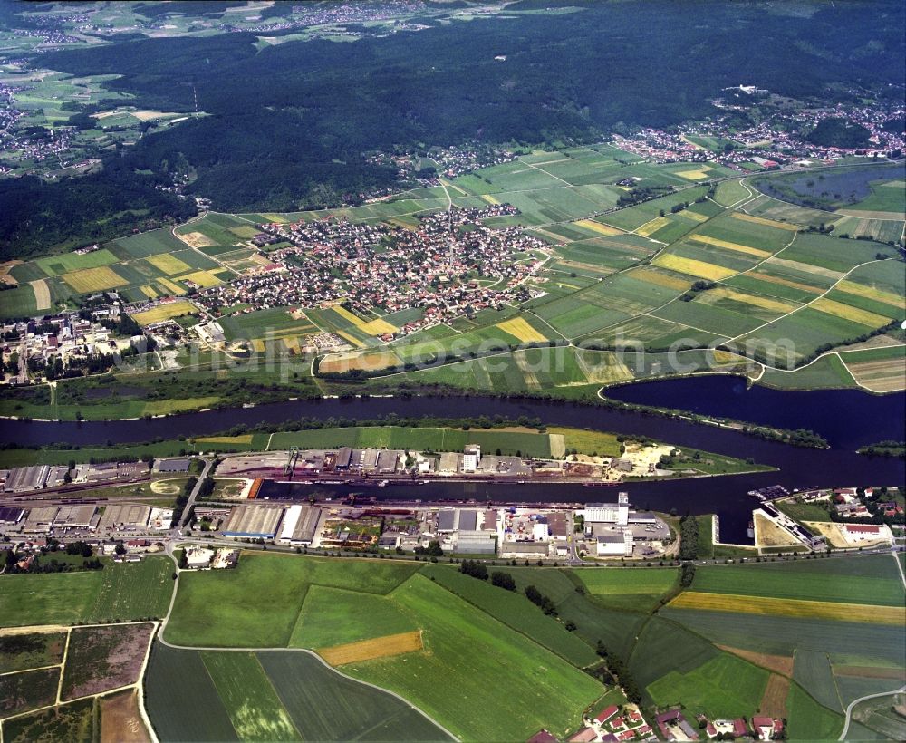 Aerial photograph Regensburg - Port facilities on the shores of the harbor of Westhafen in Regensburg in the state Bavaria, Germany