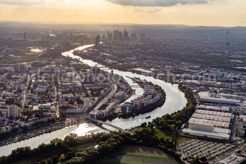 Offenbach am Main from the bird's eye view: Harbour-Islandin the river course of the Main in front of the Skyline of Frankfort in Offenbach am Main in the state Hesse, Germany