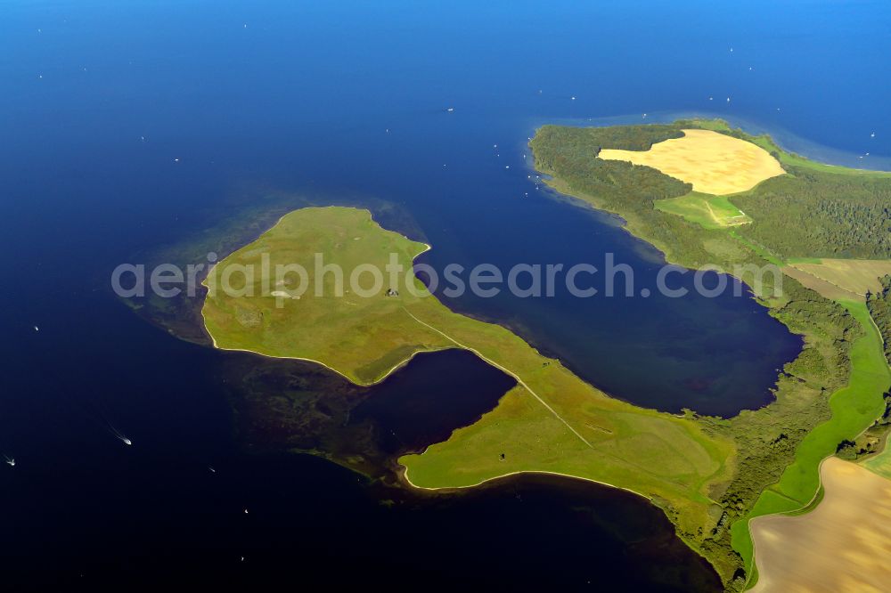 Aerial image Ludorf - Peninsula with land access and shore area of the Mueritz in Ludorf at Mueritz in the state Mecklenburg - Western Pomerania, Germany