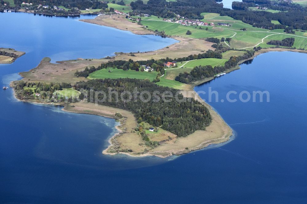 Aerial photograph Breitbrunn am Chiemsee - Peninsula Sassau with land access and shore area on the Chiemsee in Breitbrunn am Chiemsee in the state Bavaria, Germany