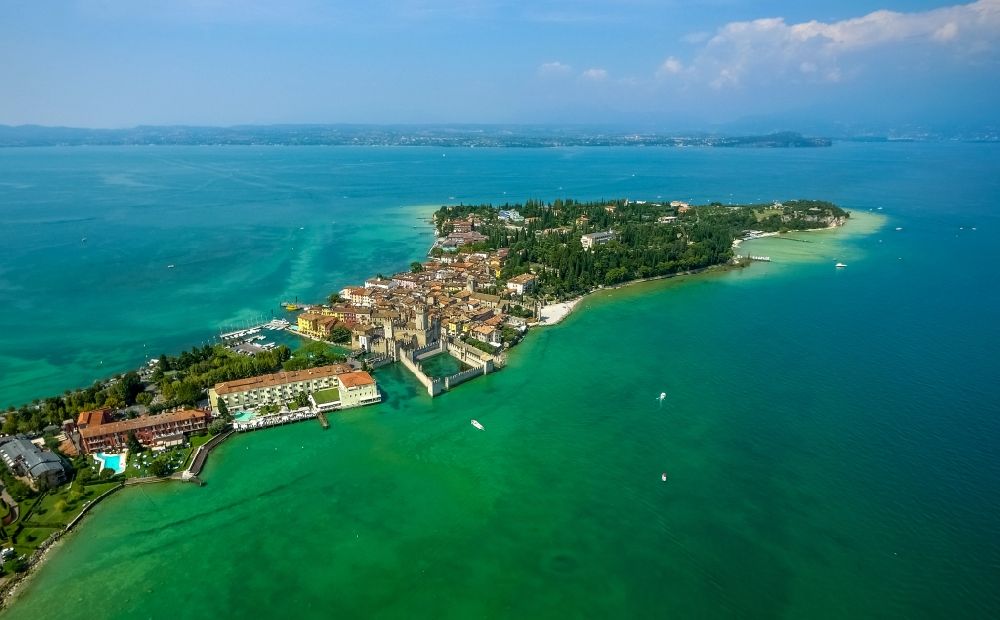 Aerial photograph Sirmione - Headland Sirmione at the Garda See in Lombardia, Italy. In the picture the Castle Castello scaligero