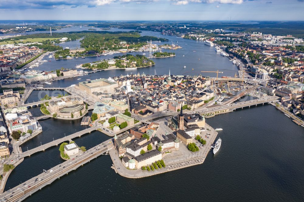 Aerial photograph Stockholm - Peninsula with land access and shore area on the in the district Kvarteret Luna in Stockholm in Stockholms laen, Sweden