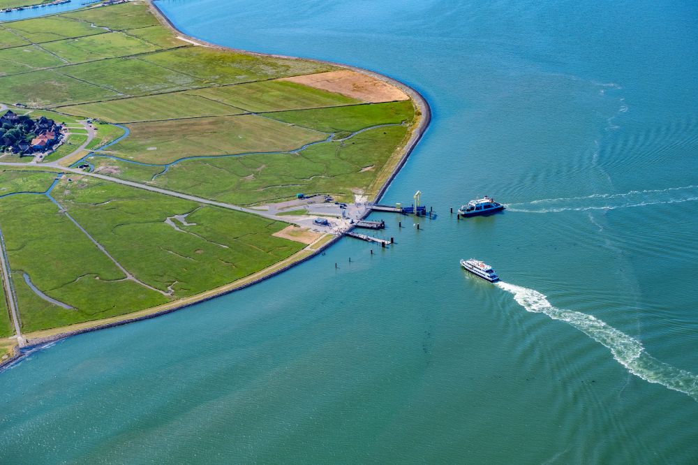 Aerial photograph Hooge - Hallig Hooge port facility with passenger ship Adler Express and Hilligenlei ferry when docking in the state of Schleswig-Holstein, Germany