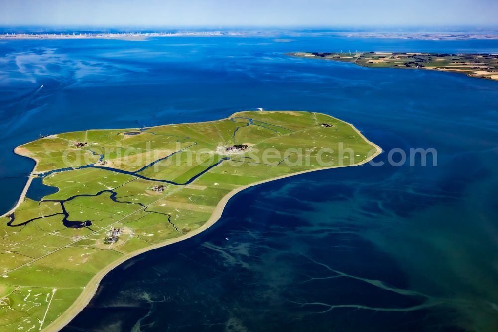 Aerial image Hooge - Grassy structures of a Hallig landscape in the eastern part on the road Mitteltritt in Hooge Nordfriesland in the state Schleswig-Holstein, Germany