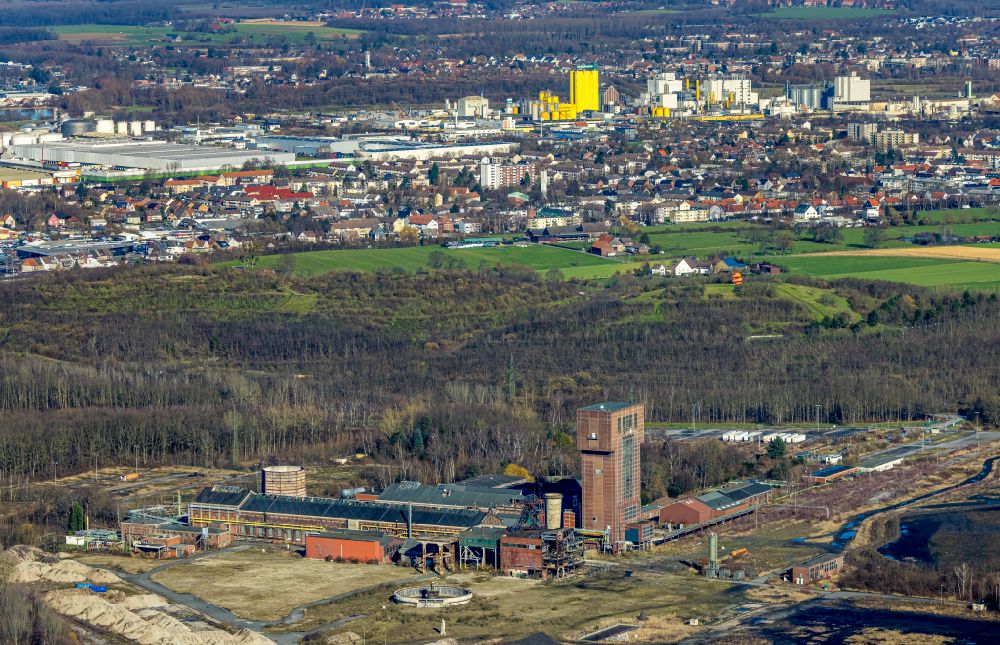 Hamm from the bird's eye view: Tower Hammerkopfturm on the site of the Industry- ruins Zeche Heinrich Robert in Hamm in the state North Rhine-Westphalia, Germany