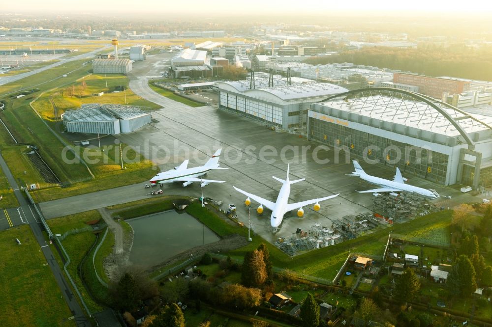 Hamburg from the bird's eye view: Hangar equipment and aircraft hangars for aircraft maintenance on airport in the district Fuhlsbuettel in Hamburg, Germany
