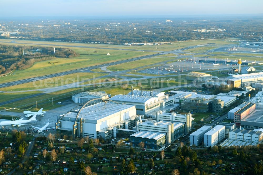 Hamburg from above - Hangar equipment and aircraft hangars for aircraft maintenance on airport in the district Fuhlsbuettel in Hamburg, Germany