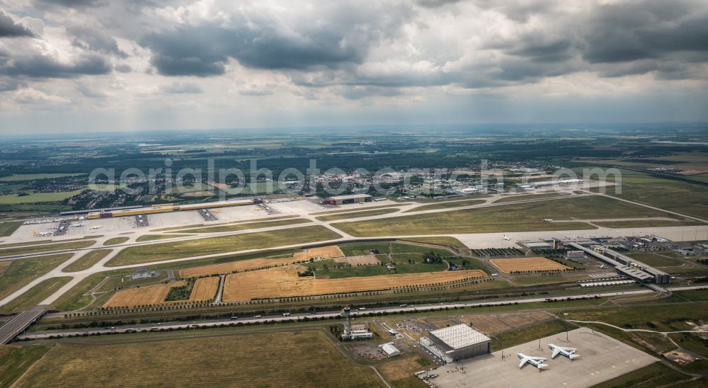 Aerial image Schkeuditz - Hangar equipment and aircraft hangars for aircraft maintenance on Towerstrasse in Schkeuditz in the state Saxony, Germany