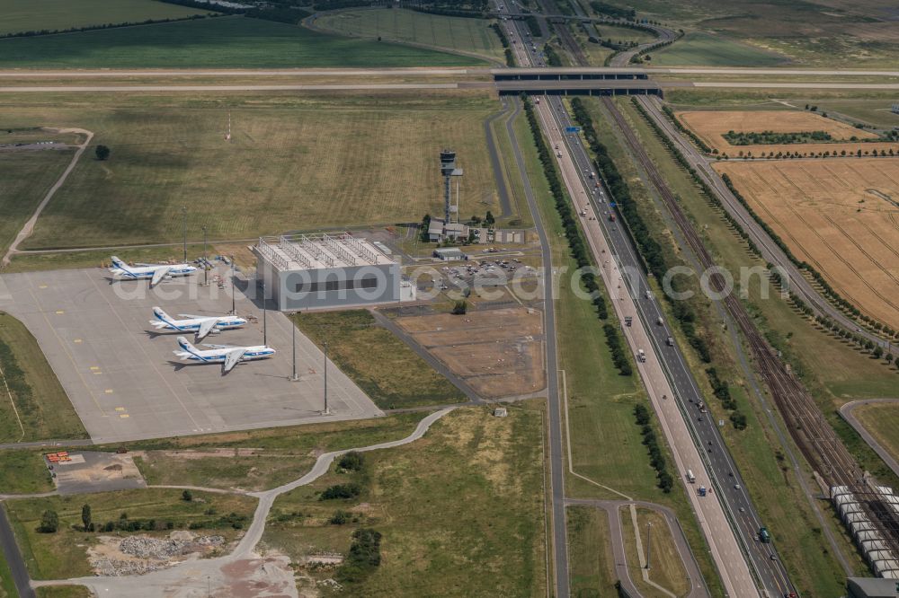 Schkeuditz from above - Hangar equipment and aircraft hangars for aircraft maintenance on Towerstrasse in Schkeuditz in the state Saxony, Germany