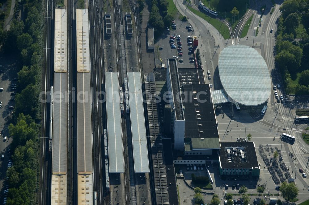 Aerial photograph Braunschweig - Track progress and building of the main station of the railway in Braunschweig in the state Lower Saxony