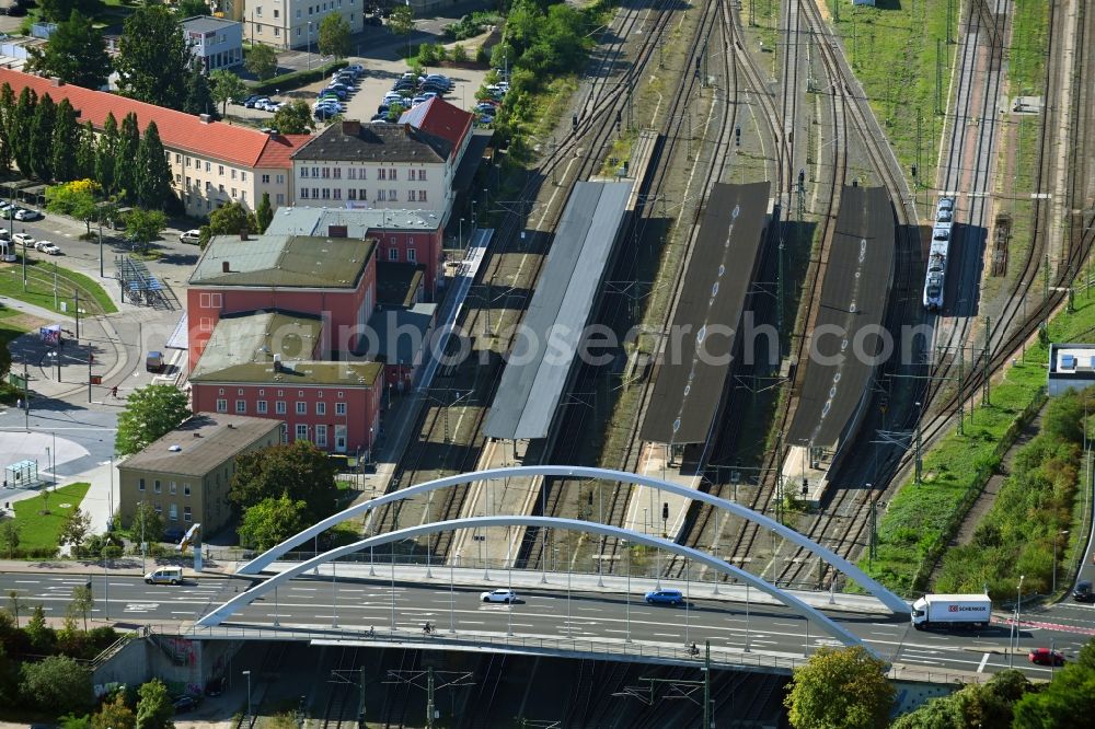 Aerial image Dessau - Track progress and building of the main station of the railway in Dessau-Rosslau in the state Saxony-Anhalt