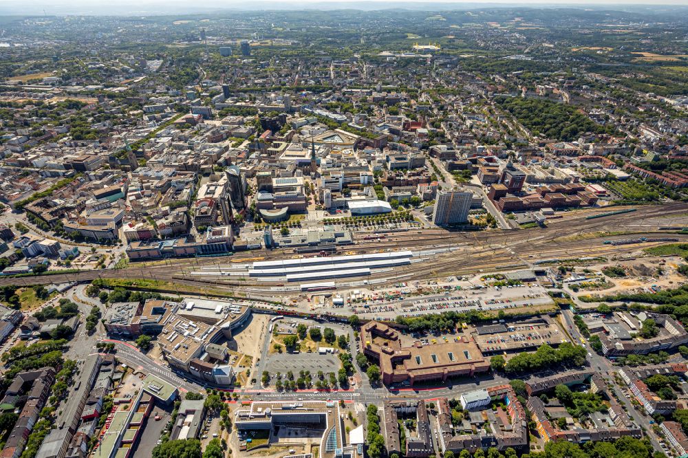 Dortmund from above - Track progress and building of the main station of the railway in the district City-West in Dortmund at Ruhrgebiet in the state North Rhine-Westphalia, Germany