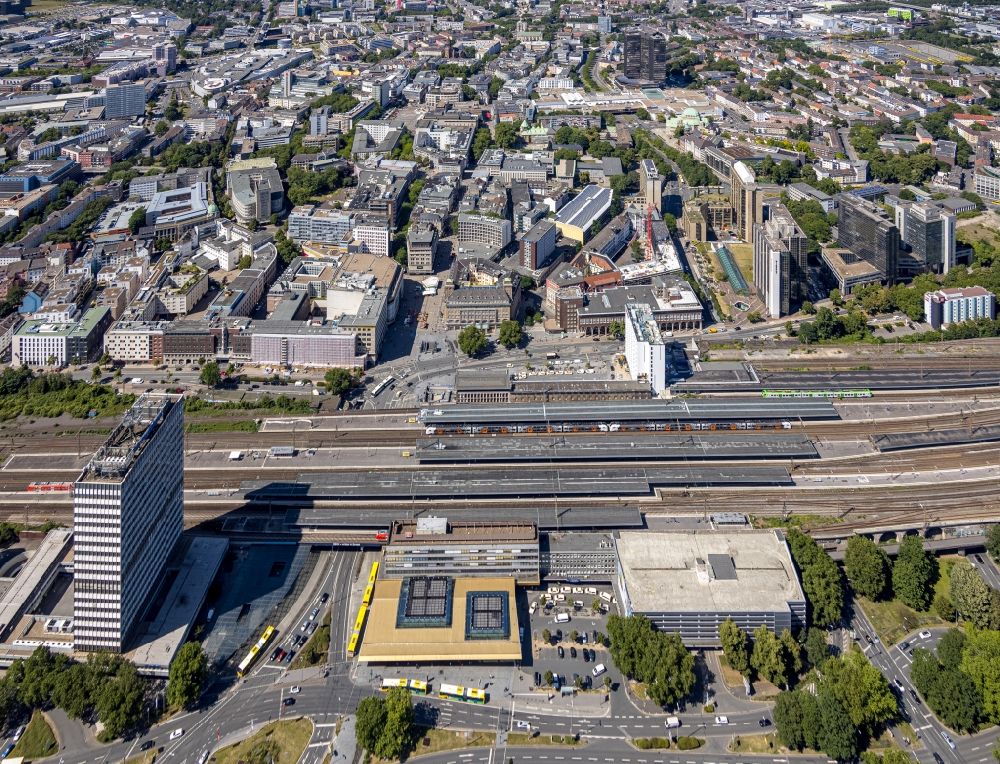 Aerial image Essen - Federal police station on track progress and building of the main station of the railway in Essen in the state North Rhine-Westphalia, Germany