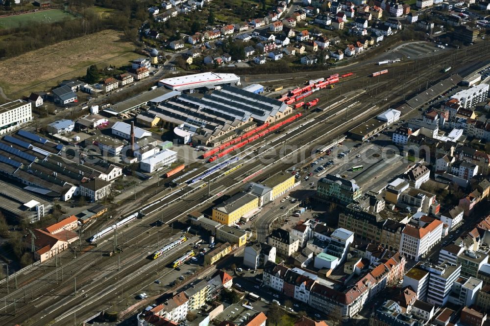 Fulda from the bird's eye view: Track progress and building of the main station of the railway in Fulda in the state Hesse, Germany