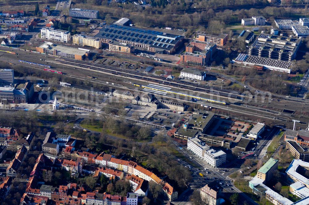 Aerial image Göttingen - Track progress and building of the main station of the railway in Goettingen in the state Lower Saxony