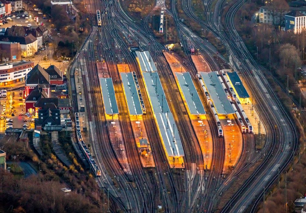 Hamm from the bird's eye view: Track progress and building of the main station of the railway in Hamm in the state North Rhine-Westphalia, Germany