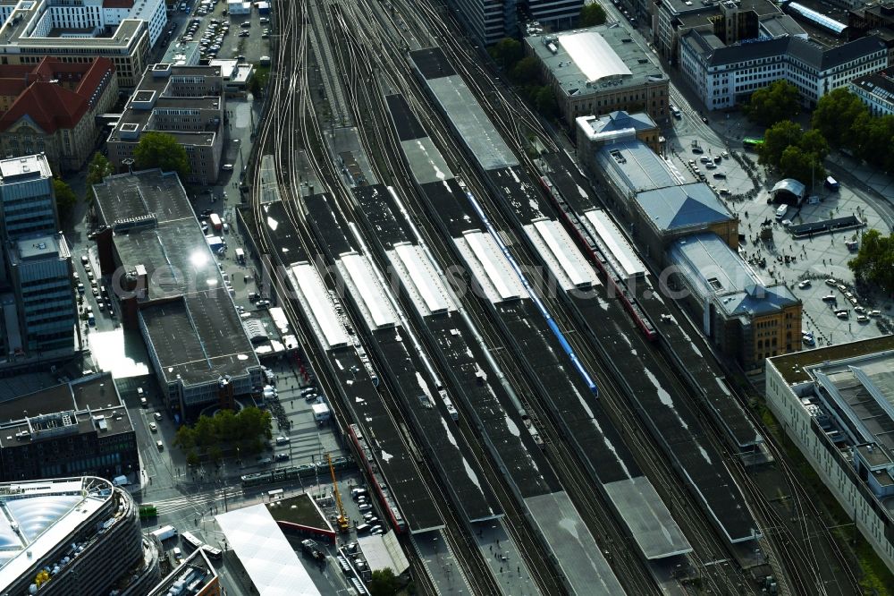 Aerial photograph Hannover - Track progress and building of the main station of the railway in Hannover in the state Lower Saxony, Germany