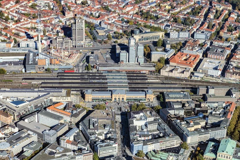 Hannover from the bird's eye view: Track progress and building of the main station of the railway in Hannover in the state Lower Saxony, Germany