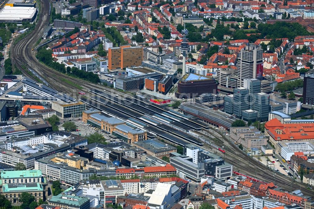 Aerial image Hannover - Track progress and building of the main station of the railway in Hannover in the state Lower Saxony, Germany