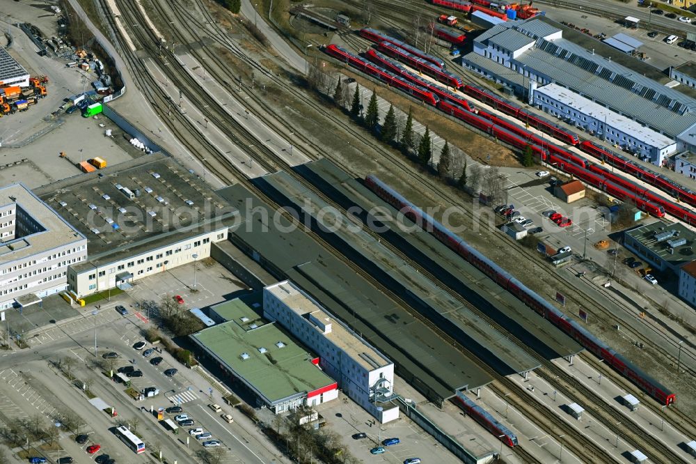 Kempten (Allgäu) from the bird's eye view: Track progress and building of the main station of the railway in Kempten (Allgaeu) in the state Bavaria, Germany