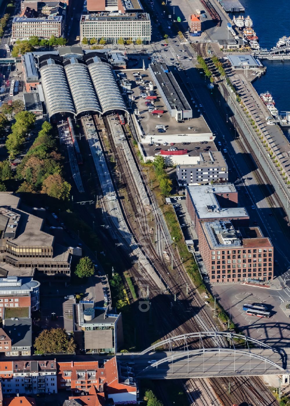 Kiel from above - Main station with building and tracks of Deutsche Bahn in Kiel in the state Schleswig-Holstein, Germany