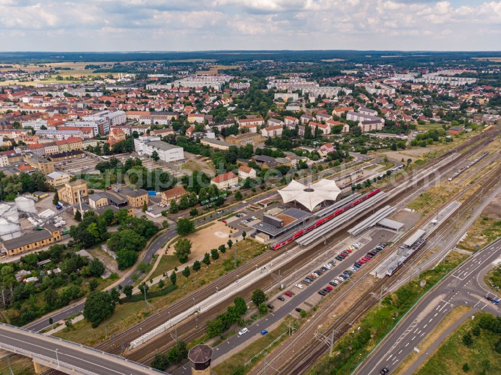 Lutherstadt Wittenberg from the bird's eye view: Track progress and building of the main station of the railway in Lutherstadt Wittenberg in the state Saxony-Anhalt, Germany