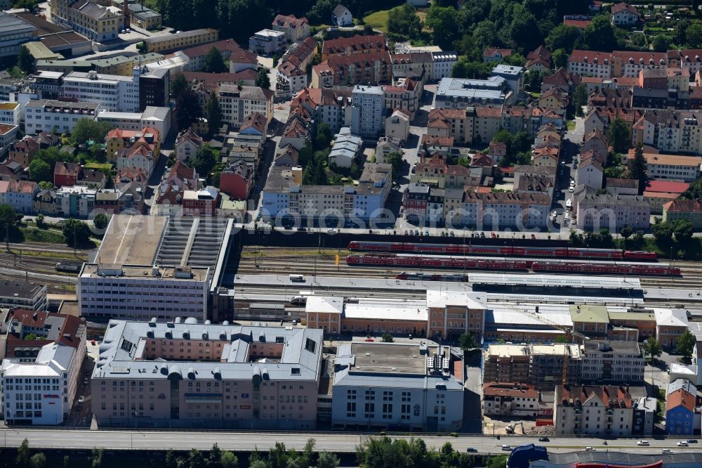 Aerial photograph Passau - Track progress and building of the main station of the railway in the district Sankt Nikola in Passau in the state Bavaria, Germany