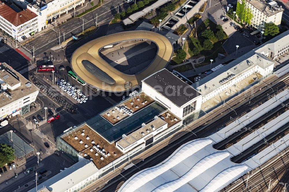 Aerial image Graz - Track progress and building of the main station of the railway on Europaplatz in Graz in Steiermark, Austria
