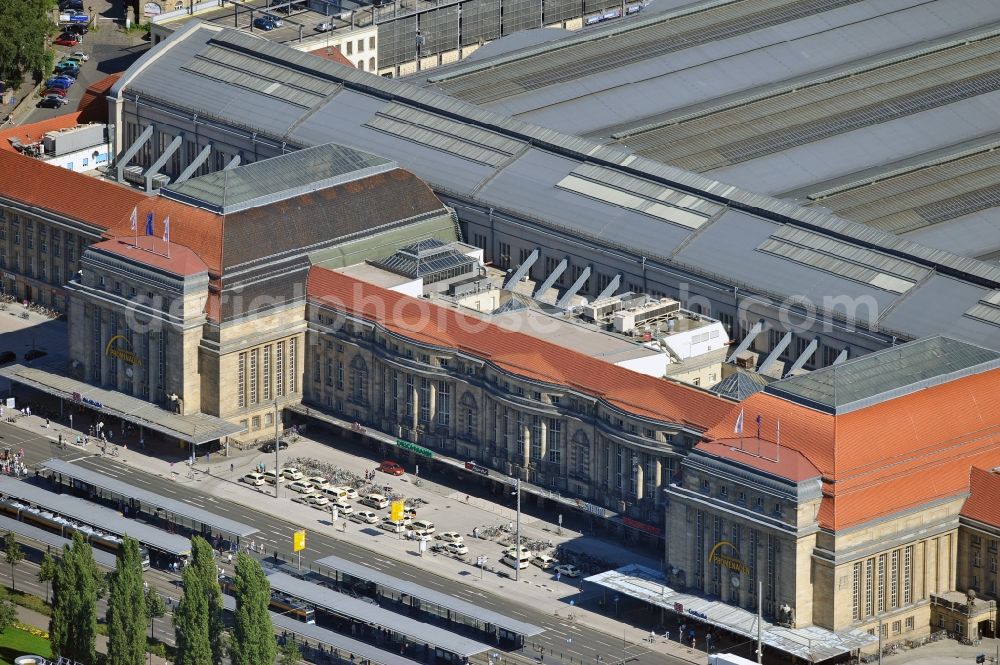 Aerial photograph Leipzig - View of the Leipzig Central Station and the shopping center in the walkways to the station