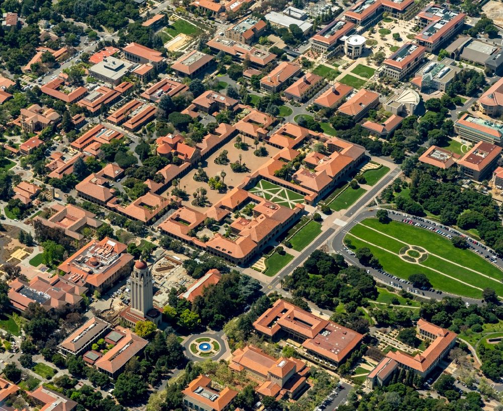 Stanford from the bird's eye view: The main quadrangle and building of Stanford University (Leland Stanford Junior University) in Stanford in California in the USA