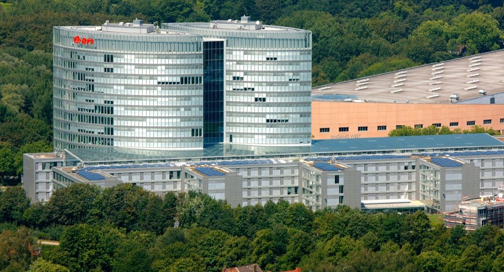Essen OT Rüttenscheid from the bird's eye view: View of the administrative building of the E.ON Ruhrgas AG in the district of Ruettenscheid in Essen in the state of North Rhine-Westphalia